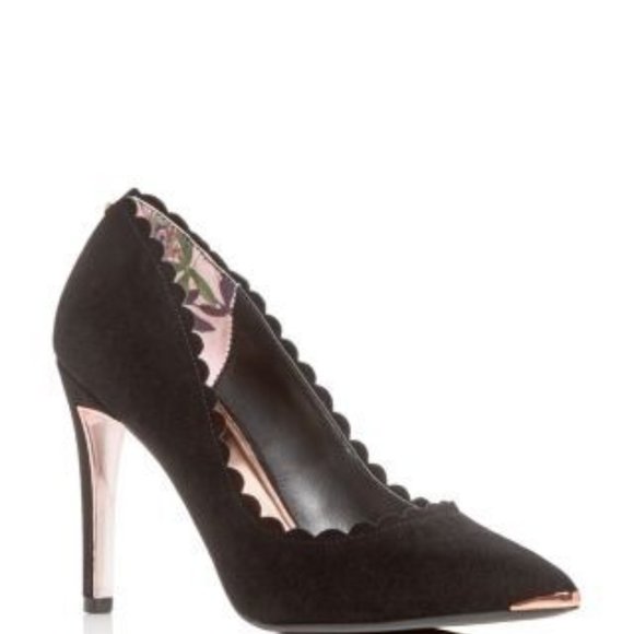 BRAND NEW Ted Baker Scallop Pumps - Picture 1 of 1